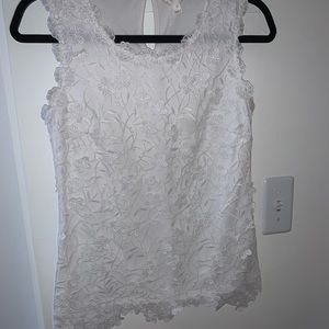 Women’s white sleeveless top